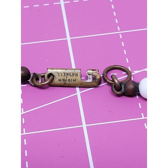 VINTAGE MARIAM HASKELL WHITE BEAD TEAR DROP BEADED NECKLACE SIGNED WOMEN JEWELRY - Picture 12 of 12